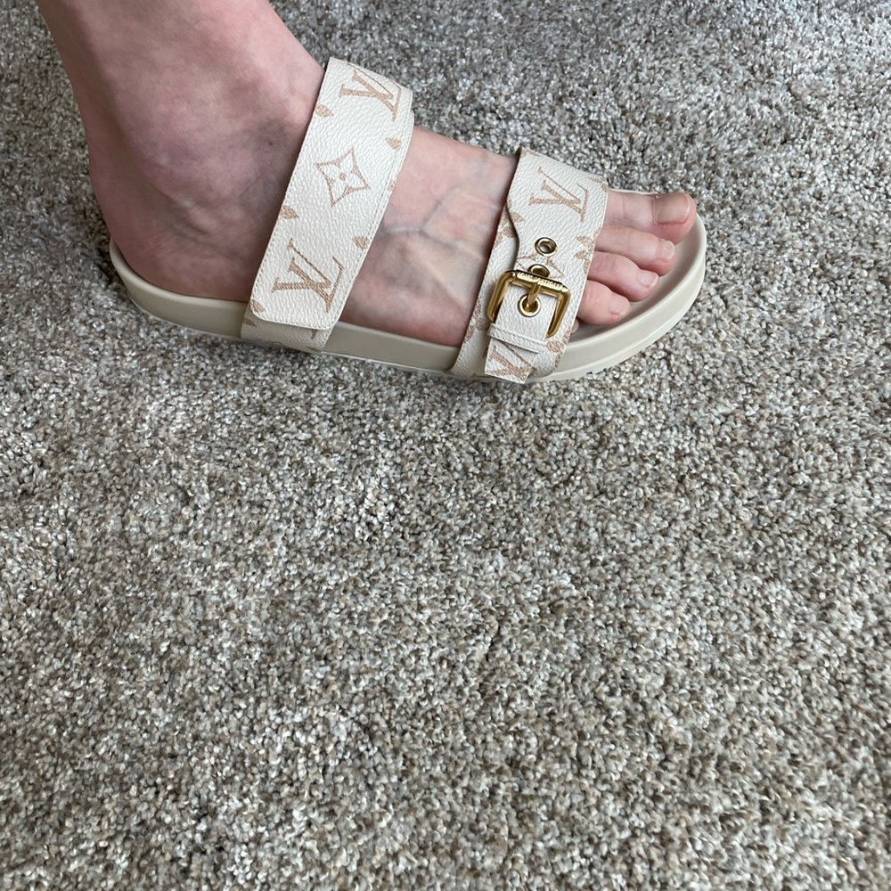 Authentic Louis Vuitton Bom Dia comfort Flat like new size 41 (US10) - Picture 4 of 13